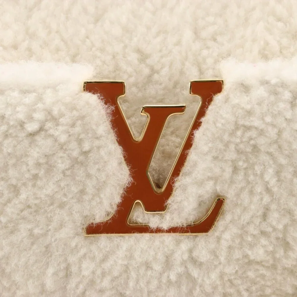 Louis Vuitton White Shearling BB Capucines Bag - Picture 7 of 14